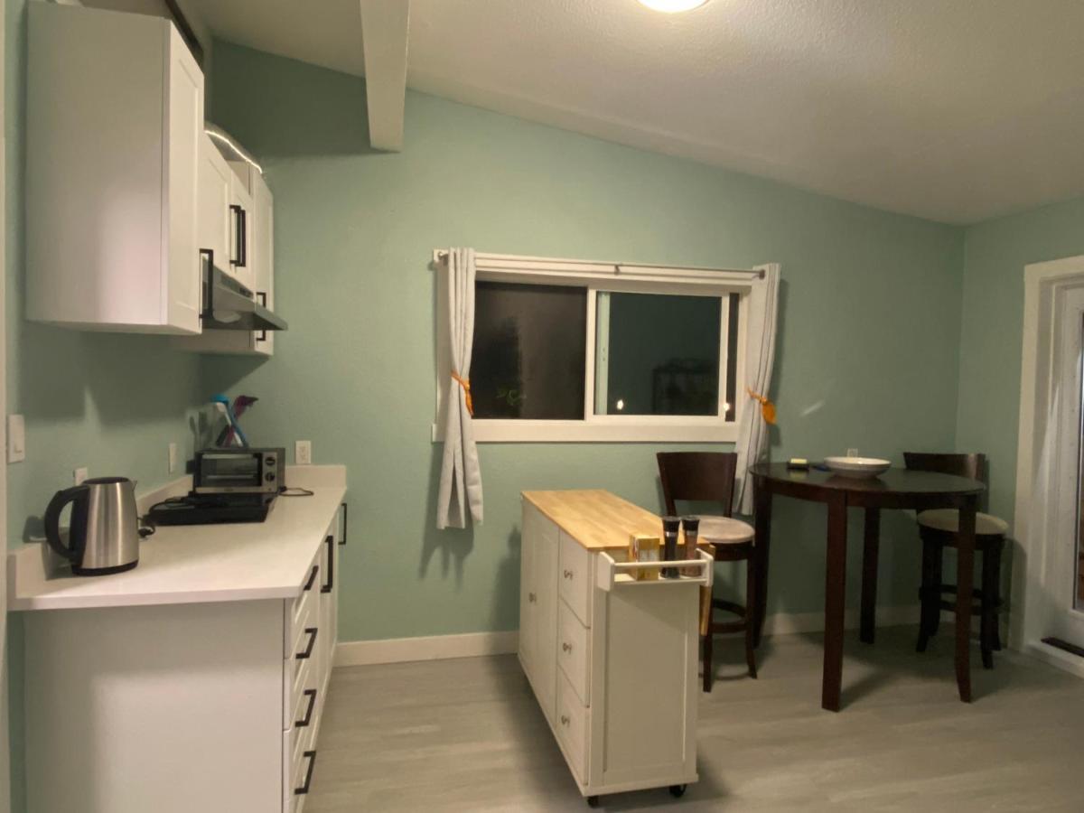 Hudson Homes Bnb Saanich Εξωτερικό φωτογραφία