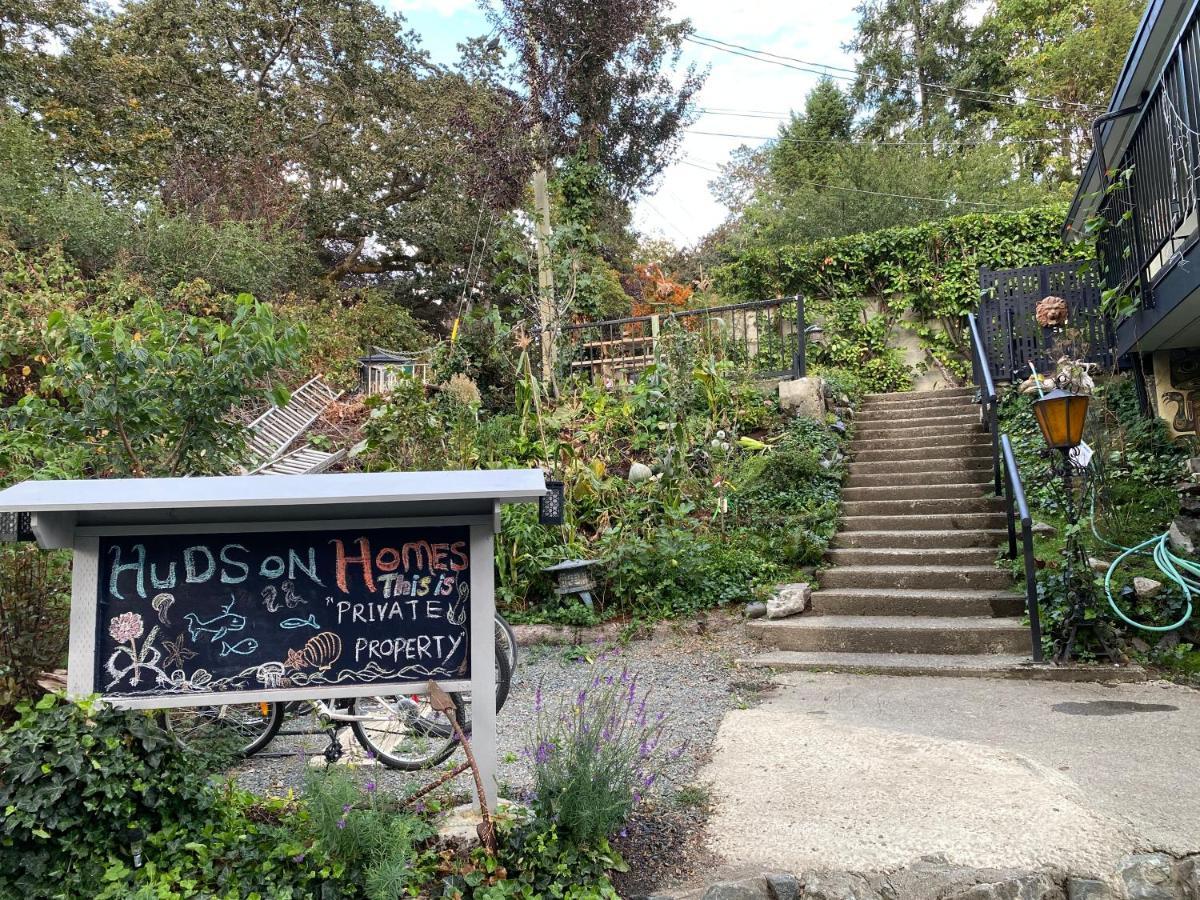 Hudson Homes Bnb Saanich Εξωτερικό φωτογραφία