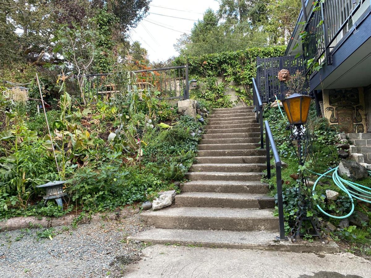 Hudson Homes Bnb Saanich Εξωτερικό φωτογραφία
