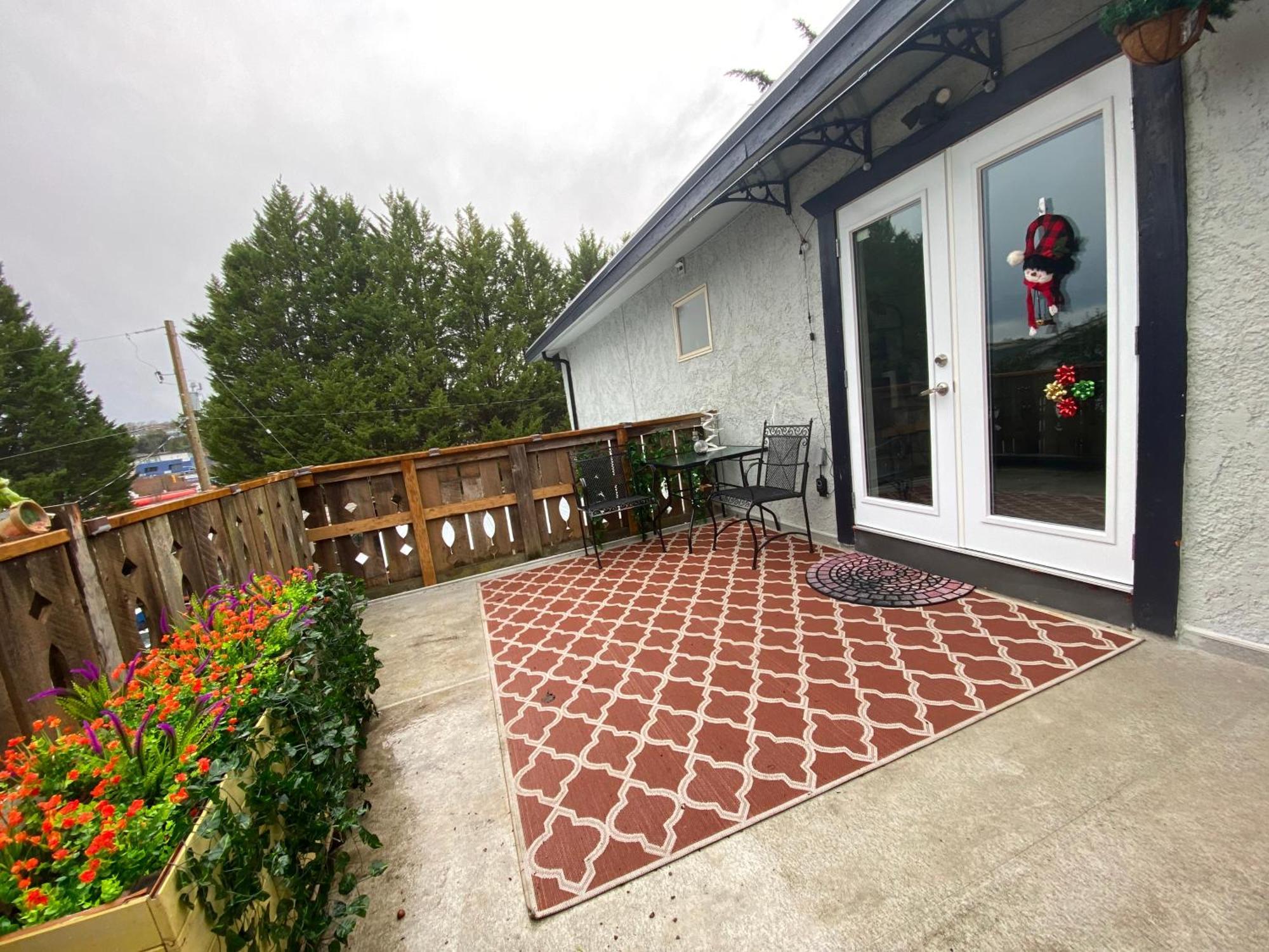 Hudson Homes Bnb Saanich Εξωτερικό φωτογραφία